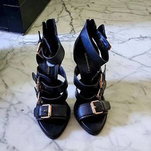 Bcbgmaxazria heels sz 9